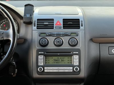 VOLKSWAGEN TOURAN Cross1.4 TSi 7 személyes Highline Bőr belső. Tempomat Vonóhorog Szervízel!t