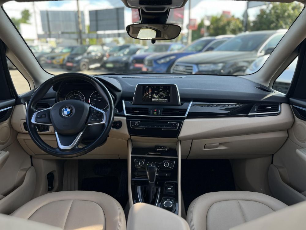 BMW 218i Advantage (Automata) Active Tourer. M.o.-i. vajbőr belső. ülésfűtés. keyless. Wallis szerviz