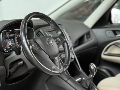 OPEL ZAFIRA 1.4 T Edition (7 személyes ) Végig vezetett szervizkönyv. 7 személyes