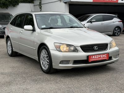 LEXUS IS 200 Sport Cross klíma. bőrbelső. ülésfűtés. téli-nyári kerék garnitúra. vezérlés cseréve!