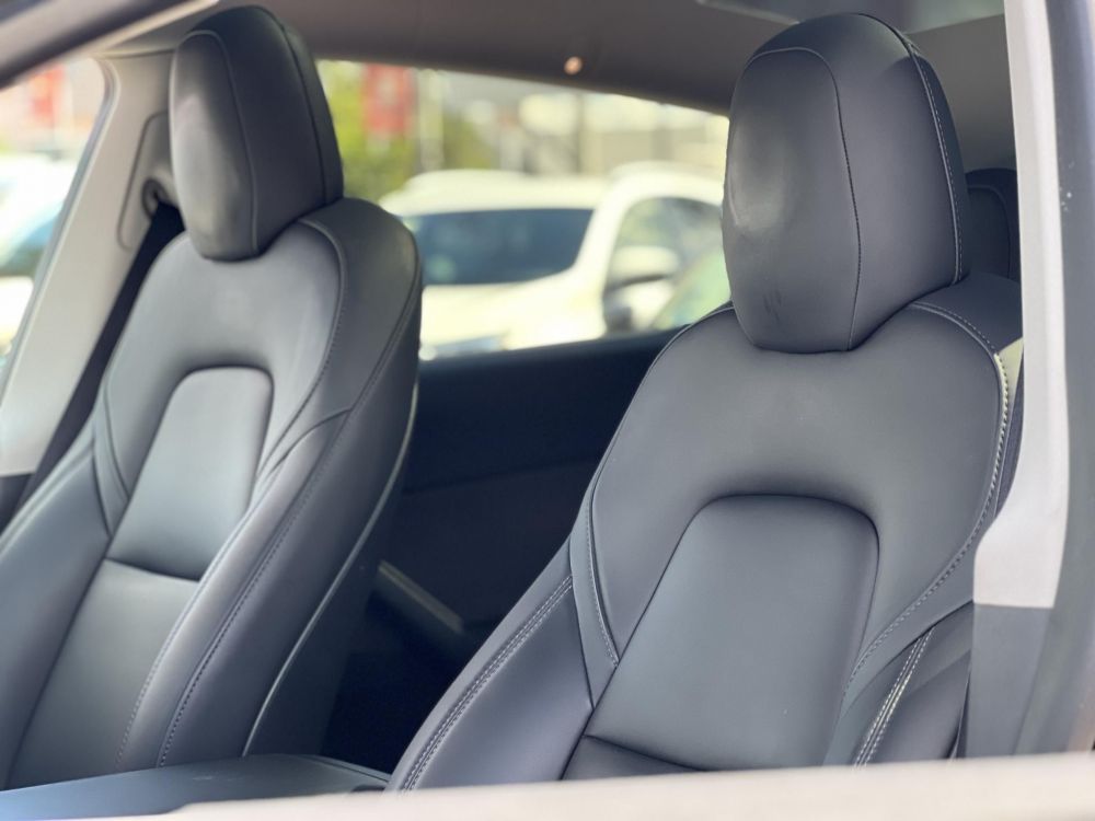 TESLA MODEL Y Long Range AWD (Automata) 109e km. mátrix LED. hőszivattyú. premium hifi. garanciális!