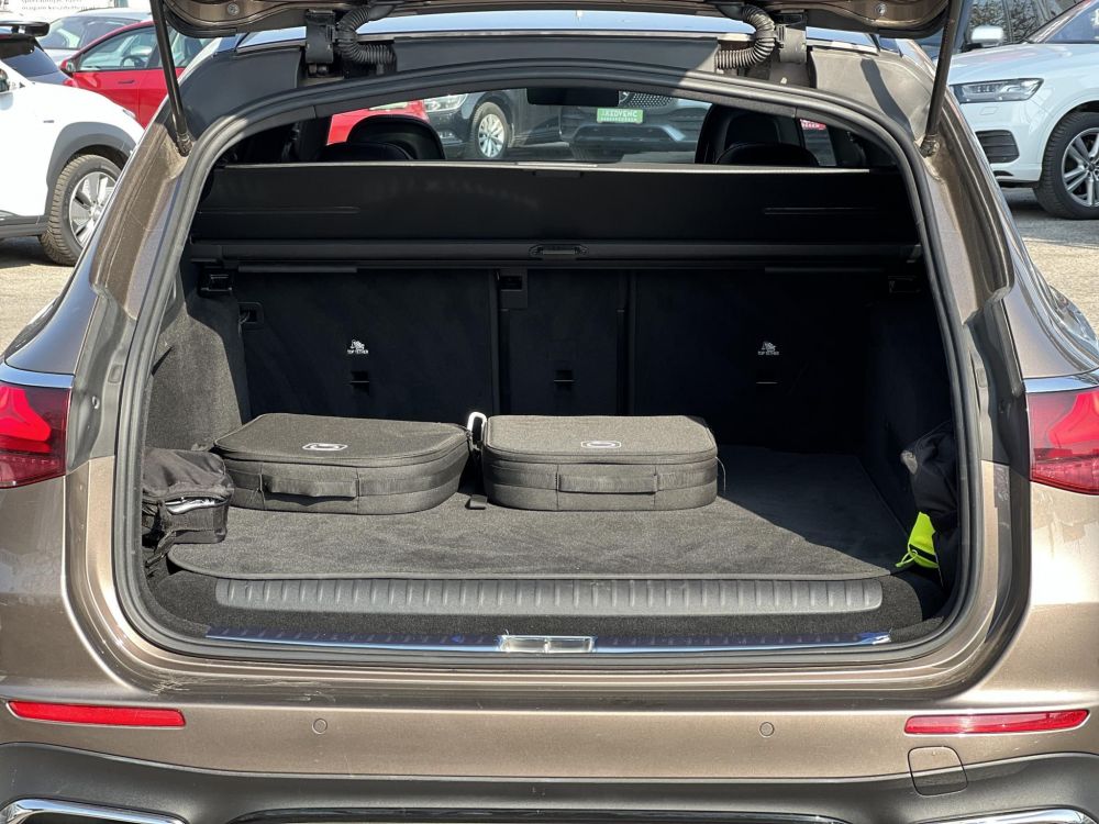 MERCEDES-BENZ E 300 e T 9G-TRONIC Plug-in hybrid AMG. 4D Burmester hifi 3DX2 kijelző Panorámatető Masszázs ülések!