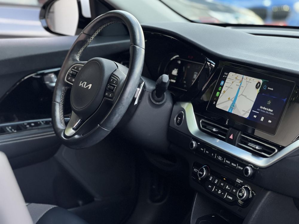 KIA NIRO e-Niro 39kWh Silver 73e km. távtartó. sávtartó. ülésfűtés. félbőr. CARPLAY!