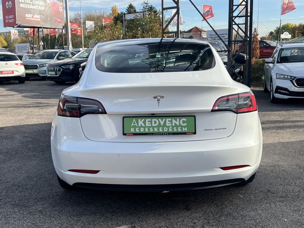 TESLA MODEL 3 Long Range AWD (Automata) FACELIFT. hőszivattyú. premium hifi. mátrix LED!