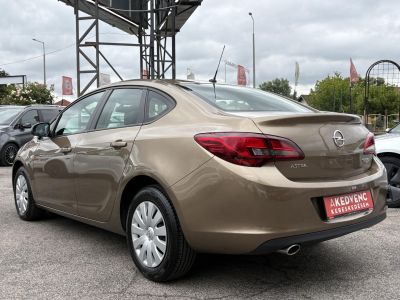 OPEL ASTRA J 1.4 T Selection M.o.-i. Klíma Tempomat Bluetooth