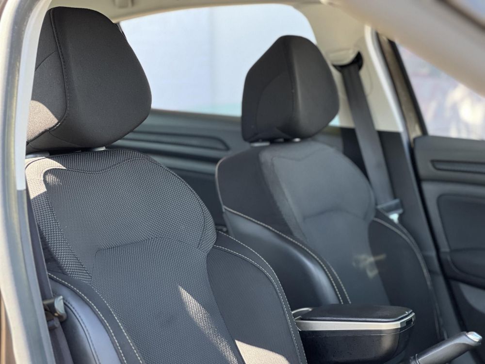 RENAULT MEGANE GrandCoupé 1.6 SCe Limited Magyarországi. 106e km Gyári fényezés Márkaszervizelt!