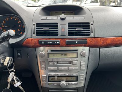 TOYOTA AVENSIS 2.0 Sol Executive (Automata) Tempomat Digitklíma Ülésfűtés Bőr Téli-nyári gumi!