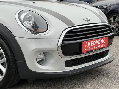 MINI COOPER 1.5 M.o.-i. 1.tul. Klíma Panoráma tető Harman/Kardon Téli/nyári garnitúra!