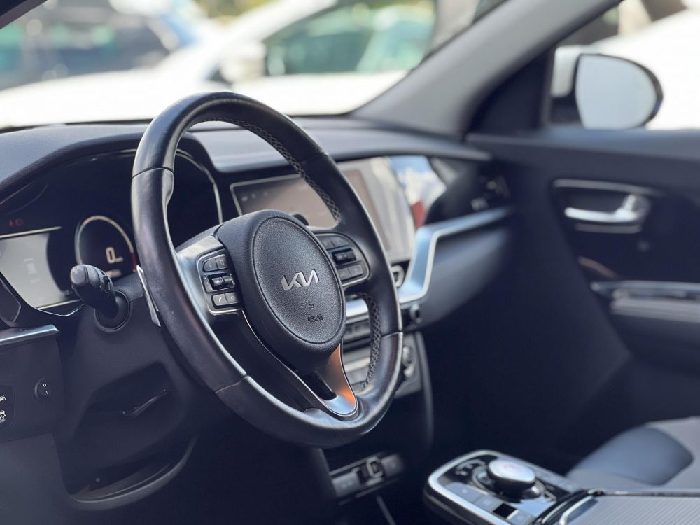 KIA NIRO e-Niro 39kWh Silver 73e km. távtartó. sávtartó. ülésfűtés. félbőr. CARPLAY!