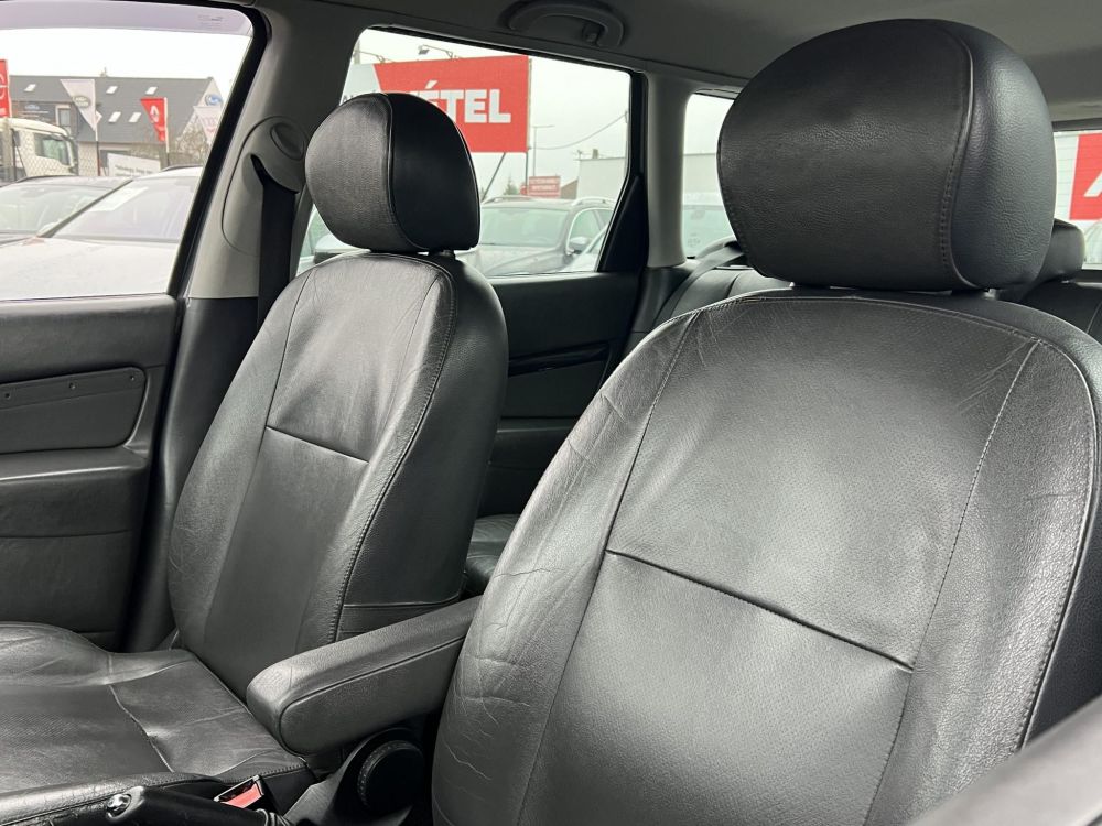 FORD FOCUS 1.6 Ghia Friss vizsga vonóhorog bőr belső!