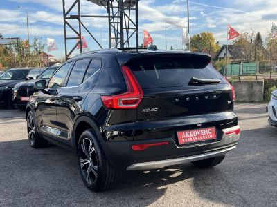 VOLVO XC40 2.0 [B4] MHEV R-Design Geartronic M.o.-i. 1.tul. Márkaszervizelt. Panorámatető Harman/Kardon Carplay Memória