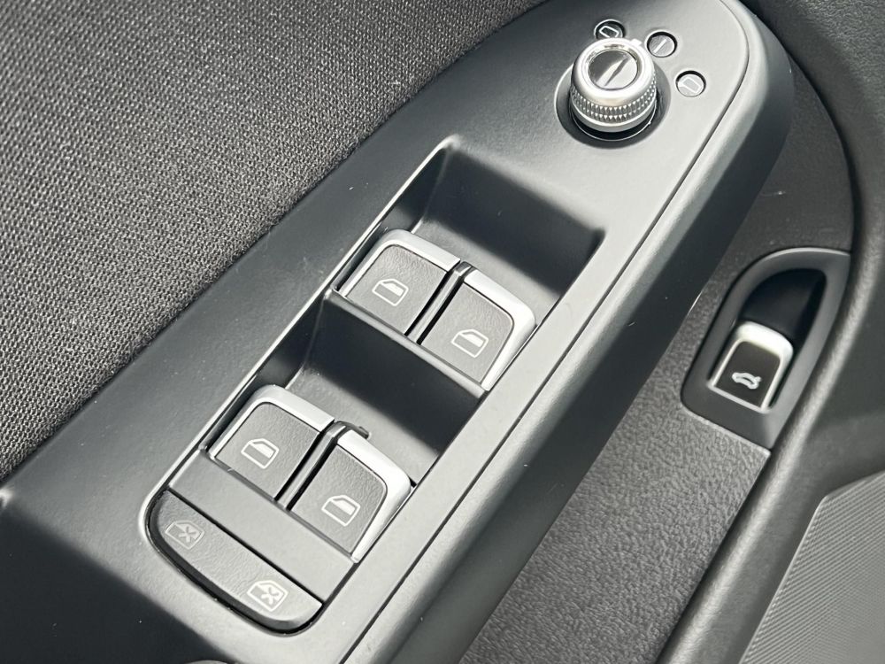 AUDI A4 2.0 TDi Klíma Tempomat Bluetooth 142e km!