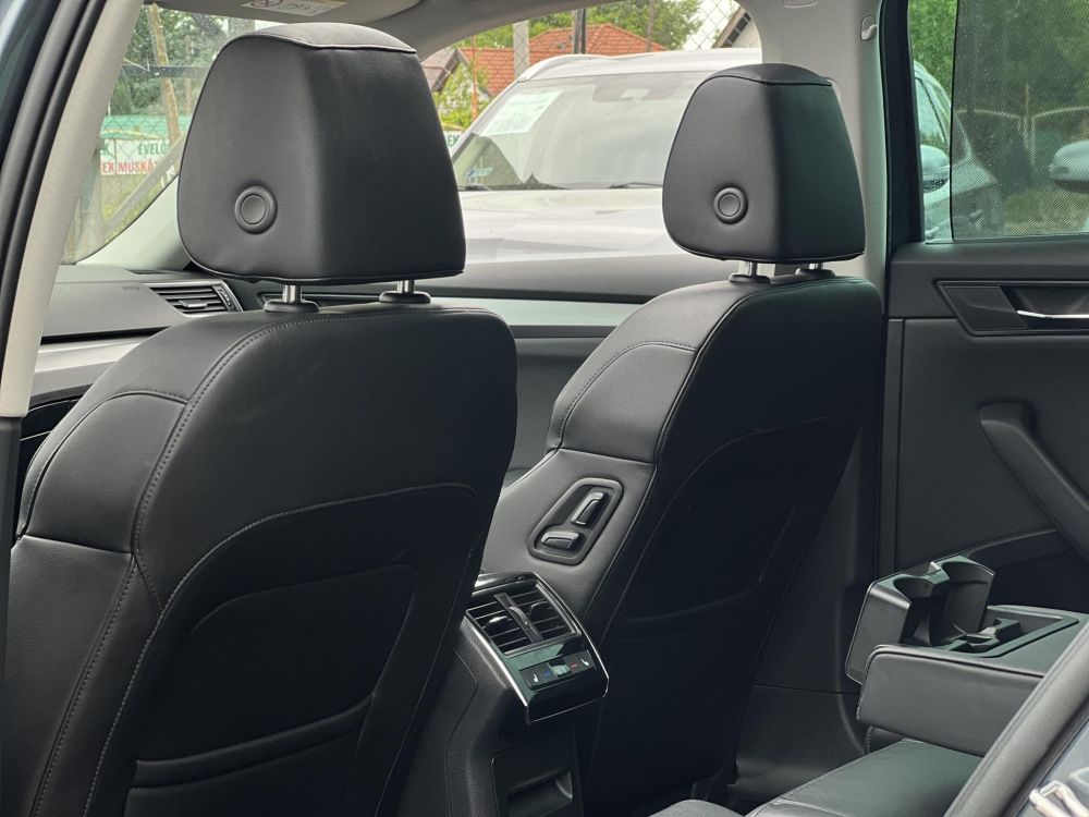 SKODA SUPERB Combi 2.0 TDI SCR Style 4x4 DSG 158e km. M.o.-i. panorámatető. üléshűtés. virtual cockpit. CARPLAY!