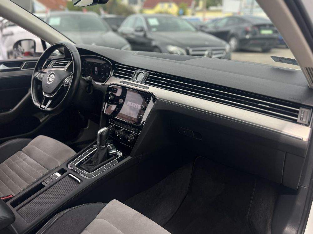 VOLKSWAGEN PASSAT VIII 2.0 TDI BMT SCR Comfortline DSG Magyarországi. Gyári fényezés. Végig vezetett szervizkönyv!