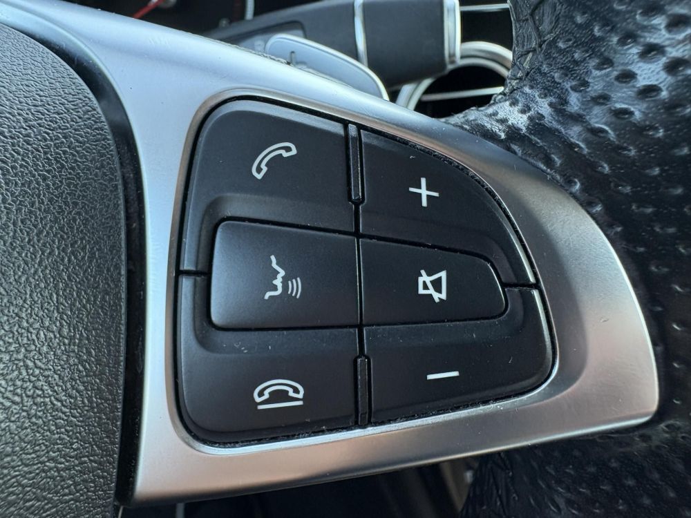 MERCEDES-BENZ GLC 220 d 4Matic 9G-TRONIC AMG csomag. LED Távtartó Head-Up Navi 360 kamera Bluetooth Megkímélt!