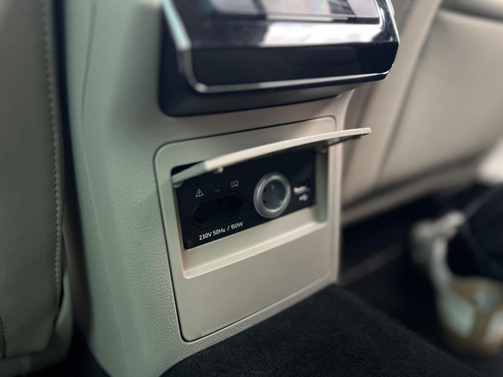 SKODA SUPERB 2.0 TDI SCR L&K DSG Vaj bőrbelső. tolatókamera. adaptív futómű. teljes szerviztörténet!