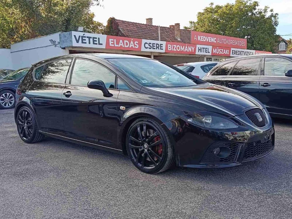 SEAT LEON 2.0 TFSI Cupra 350le! Integrált fejtámlás ülések. Boheme Purple fényezés