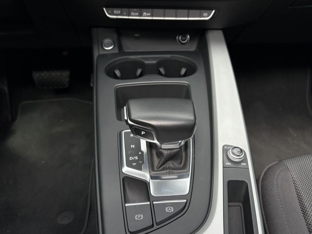 AUDI A4 Avant 40 TFSI S line S-tronic 97e km. Magyarországi Panorámatető Bluetooth Megkímélt!