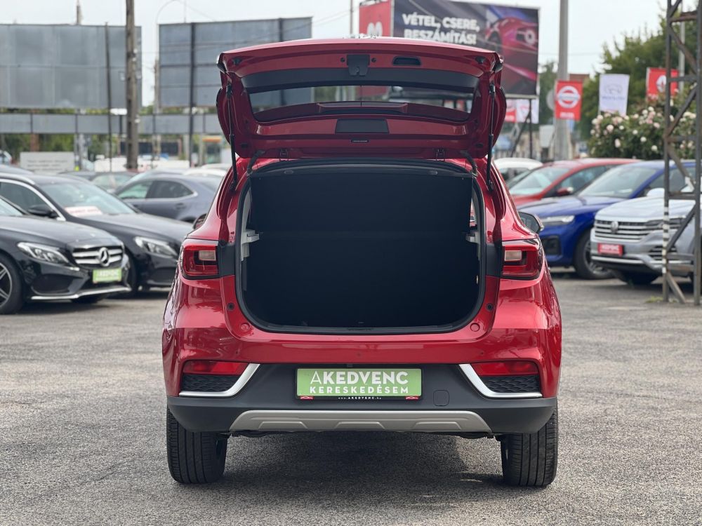 MG ZS EV Luxury. 68e km. végig vezetett márkaszerviz. Carplay. panorámatető