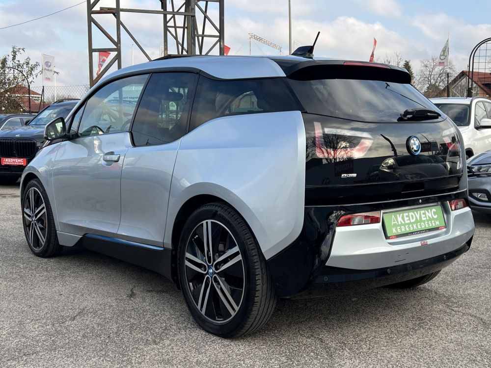 BMW I3 REX (Automata) Loft belső Nagy navi Keylessgo Panorámatető Adaptív tempomat!