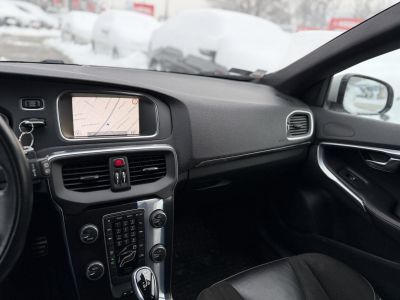 VOLVO V40 2.0 D [D3] R-Design Geartronic 143e km. Tempomat Navi Digitklíma Tolatóradar Bluetooth Téli-nyári kerék!
