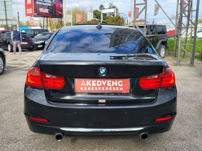 BMW 335i (Automata) Luxury Napfénytető Vajbőr Ülésfűtés Navi Bluetooth
