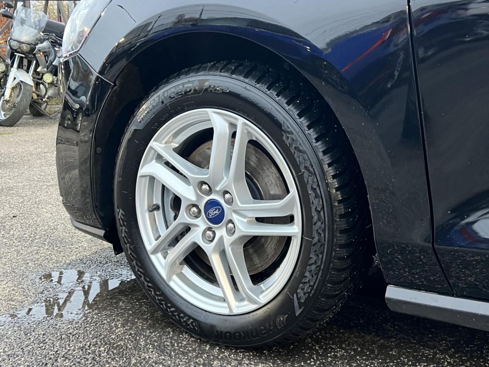 FORD FOCUS 1.0 EcoBoost Connected M.o.-i. 1.tul. Márkaszervizelt! Carplay