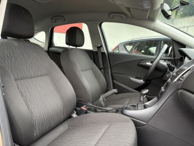 OPEL ASTRA J 1.4 T Selection M.o.-i. Klíma Tempomat Bluetooth