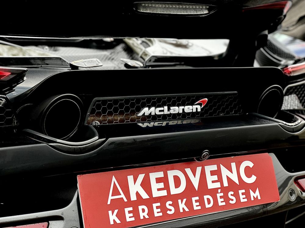 MCLAREN 720S Alcantara belső. carbon pack. Bowers&Wilkins hangrendszer
