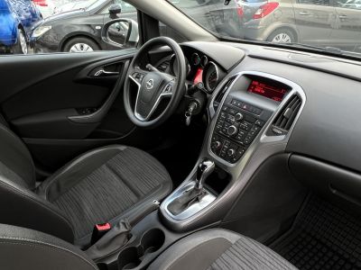 OPEL ASTRA J Sedan 1.6 Enjoy (Automata) EURO6 Áfa visszaigényelhető! Magyar 1tulaj Félbőr Tolatóradar Tempomat