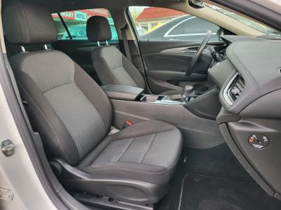 OPEL INSIGNIA Sports Tourer 2.0 CDTI Innovation Start Stop (Automata) LED Holttér Sávtartó Navi Carplay Ülésfűtés Kamera Vonóhorog