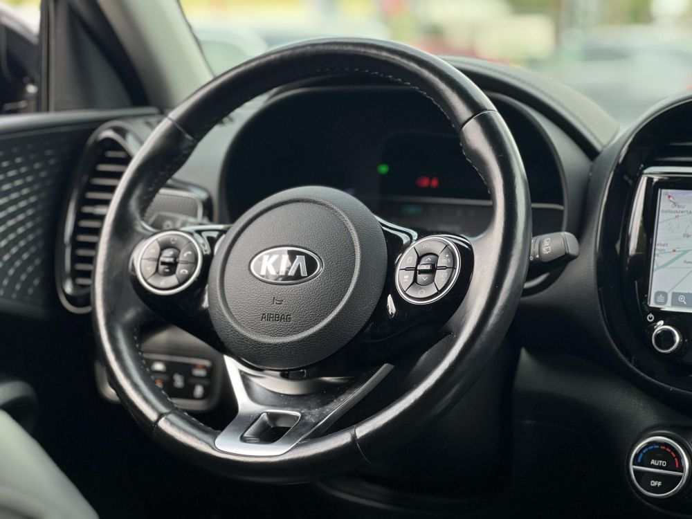 KIA SOUL EV 64kWh Gold 114e km. magas felszereltség. head-up. üléshűtés. carplay. 400+km hatótáv!