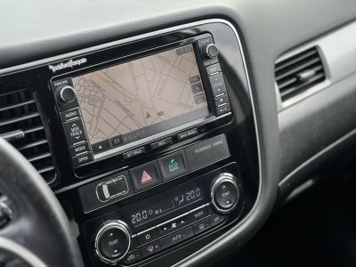 MITSUBISHI OUTLANDER 2.0 MIVEC Instyle Navi 4WD CVT