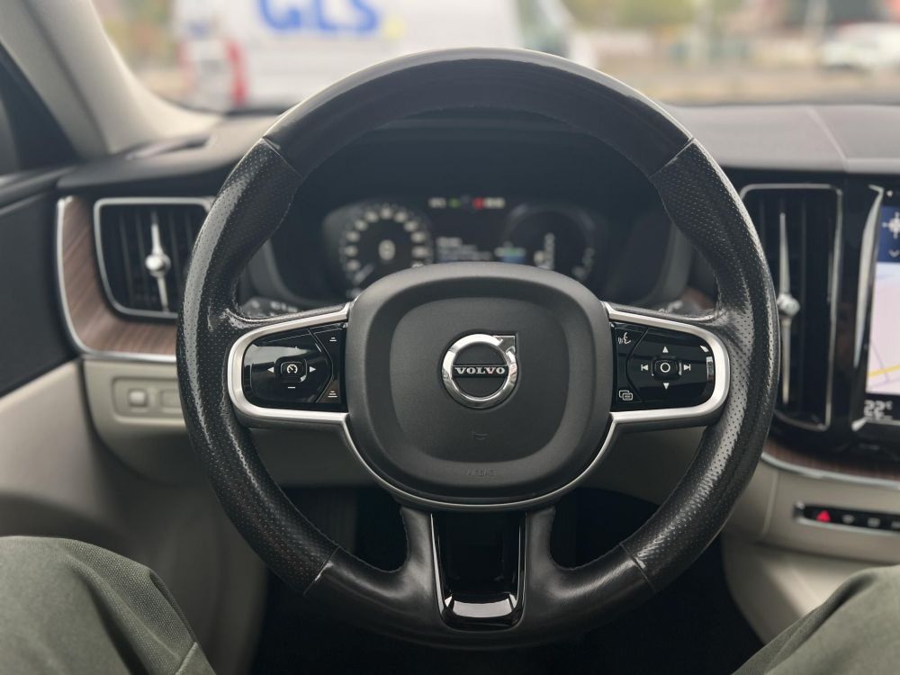 VOLVO XC60 2.0 [T8] Twin Engine Inscription AWD Geartronic M.o.-i. Volvo Galériában szervizelt. vezérlés cserélve. teljes felszereltség!