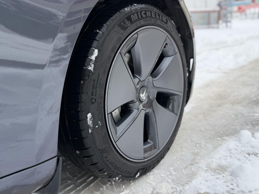 TESLA MODEL 3 Long Range AWD (Automata) 76e km. FEHÉR BELSŐ. mátrix LED. hőszivattyú. garanciális. megkímélt állapot!