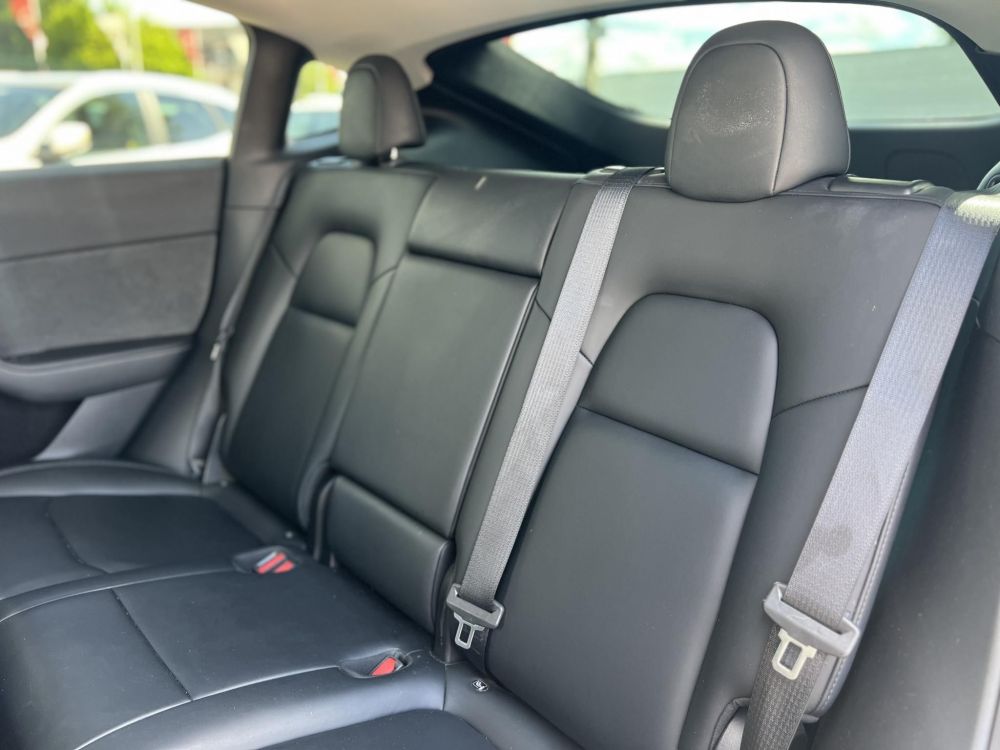 TESLA MODEL Y Long Range AWD (Automata) 109e km. mátrix LED. hőszivattyú. premium hifi. garanciális!