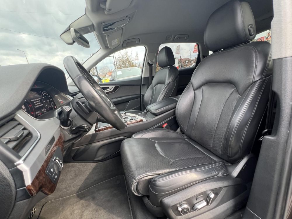 AUDI Q7 3.0 V6 TDI quattro Tiptronic ic M.o.i. 1.tul. rendszeresen karbantartott. vezérlés cserélve!