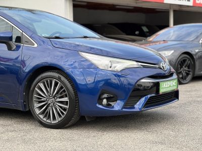 TOYOTA AVENSIS Touring Sports 2.0 Executive CVT Magyarországi. Gyári fényezés. Végig vezetett szervizkönyv!