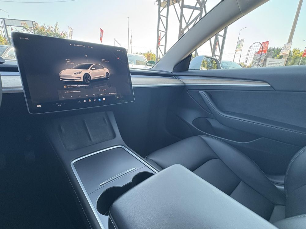 TESLA MODEL 3 Long Range AWD (Automata) mátrix LED. hőszivattyú. garanciális. premium hifi. 500km-es hatótáv!