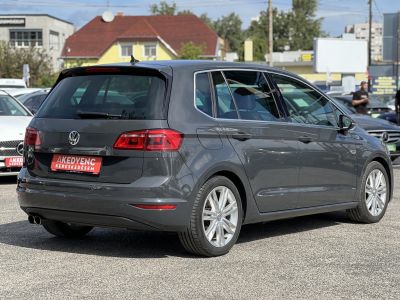 VOLKSWAGEN GOLF SPORTSVAN 1.4 TSI BMT Highline DSG Dokumentált előélet. barna bőrbelső. téli-nyári gumi garnitúra!