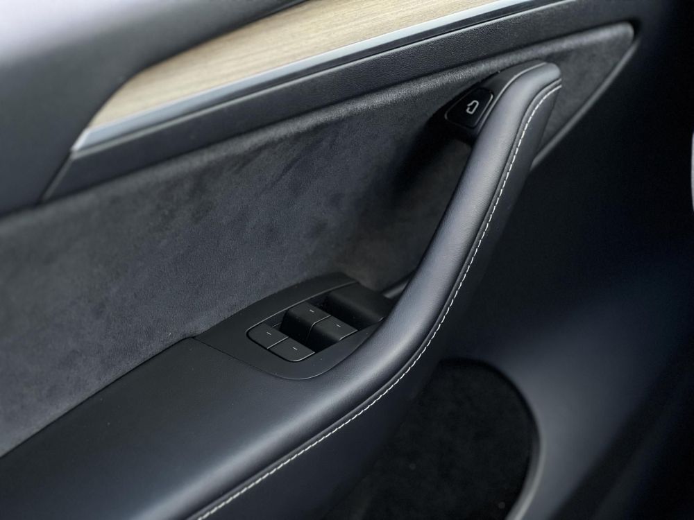 TESLA MODEL Y Long Range AWD (Automata) 109e km. mátrix LED. hőszivattyú. premium hifi. garanciális!