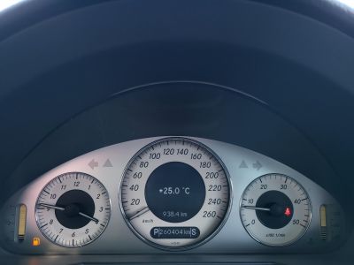 MERCEDES-BENZ E 220 CDI Avantgarde (Automata) Xenon Tempomat PDC Ülésfűtés Téli-nyári kerék szett!
