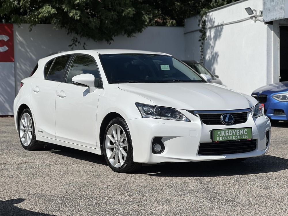 LEXUS CT 200h Executive (Automata) 140e km. Tempomat Tolatókamera