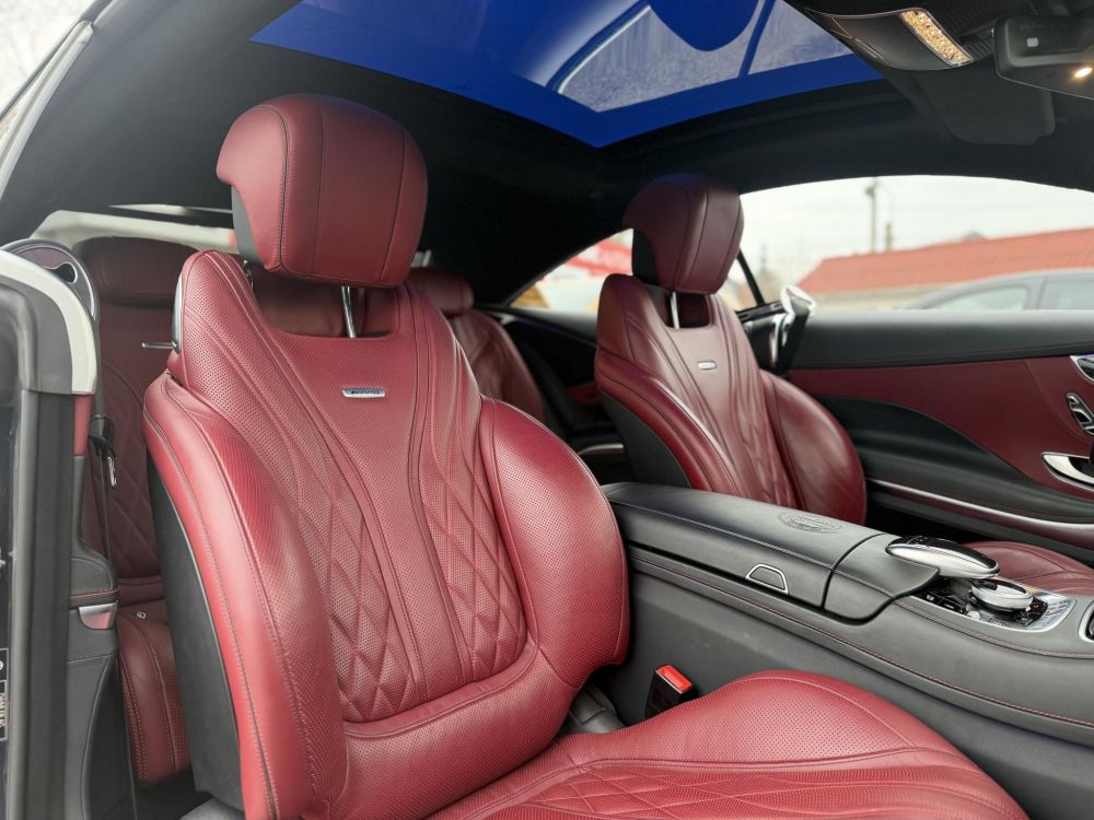 MERCEDES-AMG S 63 4Matic+ 9G-TRONIC 46e km. MAGIC SKY CONTROL. Újszerű állapot. Designo belső!