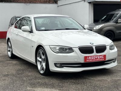 BMW 325i (Automata) Xenon Tempomat Ülésfűtés Bluetooth Navi PDC