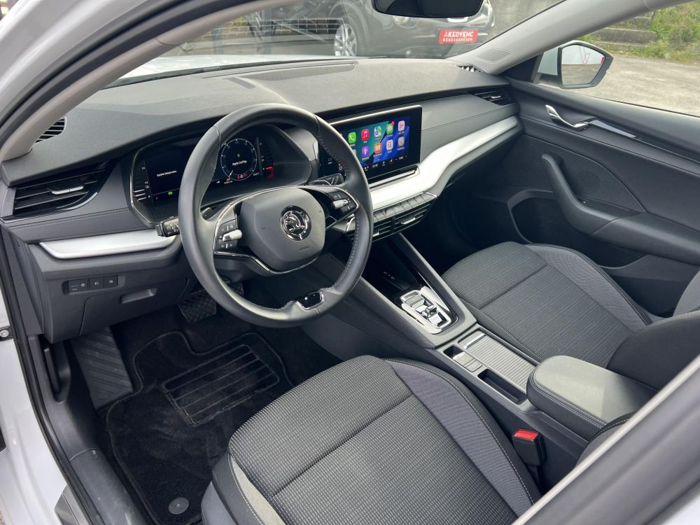 SKODA OCTAVIA Combi 1.4 TSI pHEV Ambition DSG 22e km. LED Tempomat Carplay Sávtartó Ülésfűtés Kormányfűtés Virtual Cockpit