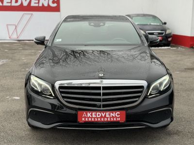 MERCEDES-BENZ E 220 d 9G-TRONIC Megkímélt állapot. LED Holttér HUD Carplay Fakormány 360kamera