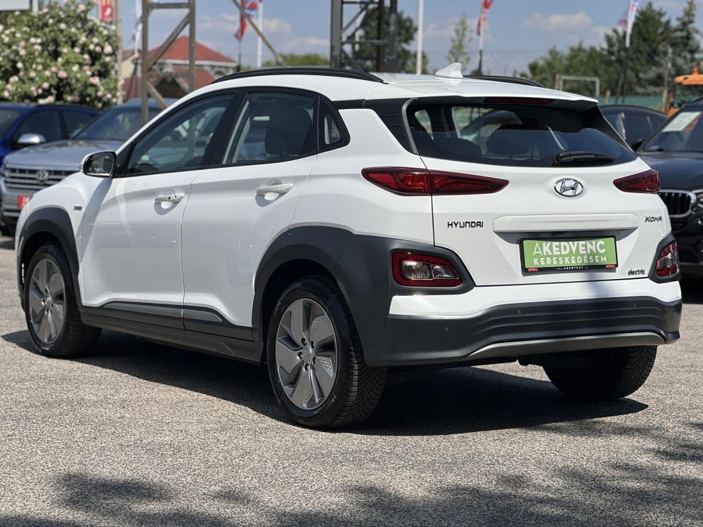HYUNDAI KONA EV 64kWh Comfort 400+km hatótáv