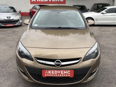 OPEL ASTRA J 1.4 T Selection M.o.-i. Klíma Tempomat Bluetooth