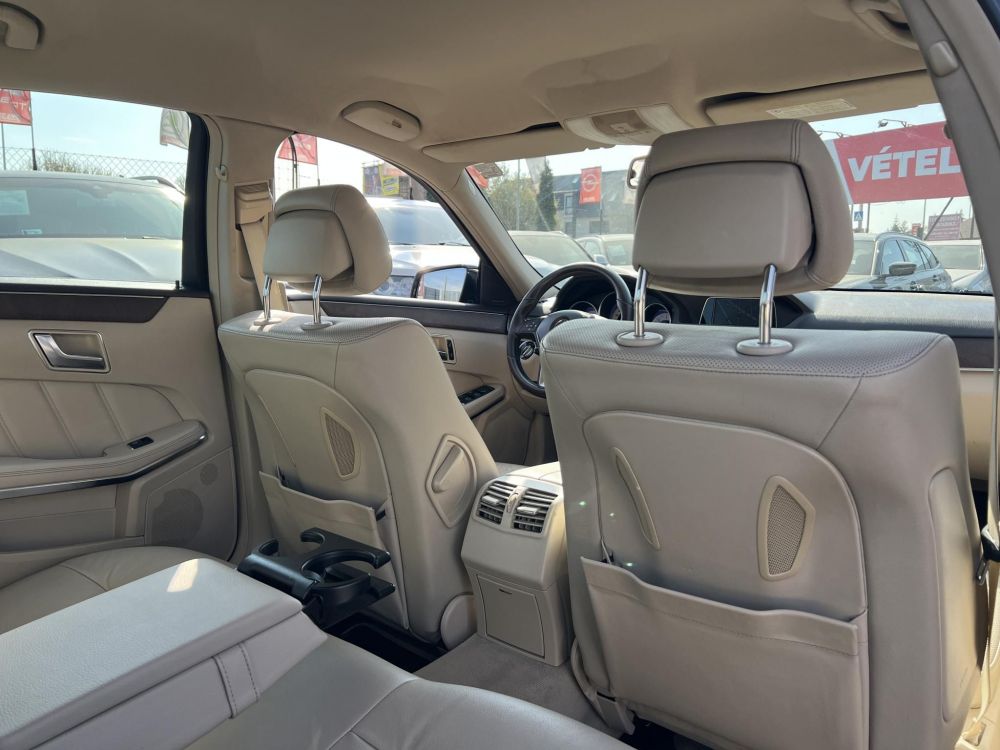 MERCEDES-BENZ E 250 CDI 4Matic Elegance (Automata) Magyarországi. világos belső. harman/kardon. magas felszereltség!